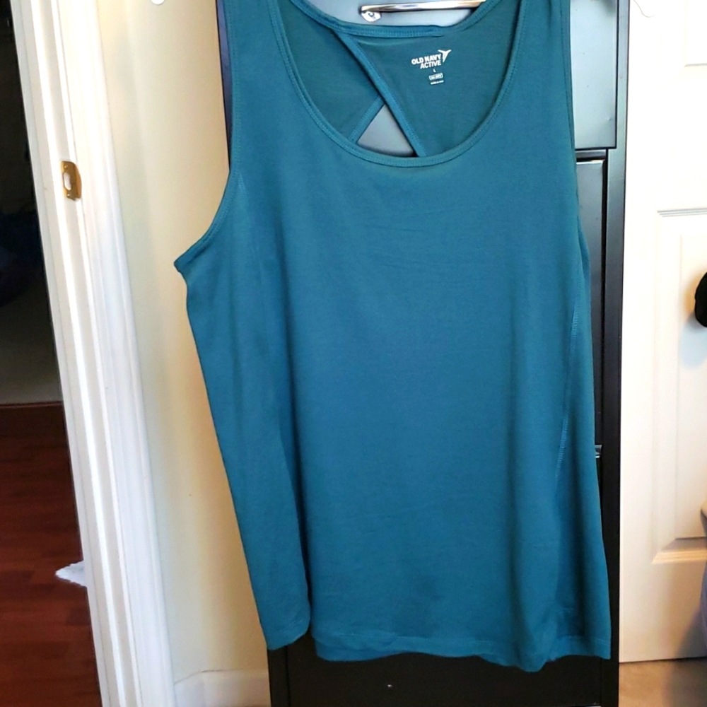 NWT Go-Dry Workout Top